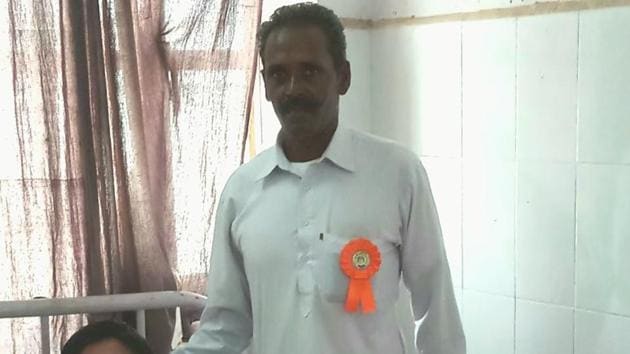 Amar Singh had even organized a camp at the wedding venue of his son in 2007 where his family members and guests donated 114 units of blood. (HT Photo) Amar Singh had even organized a camp at the wedding venue of his son in 2007 where his family members and guests donated 114 units of blood. (HT Photo)