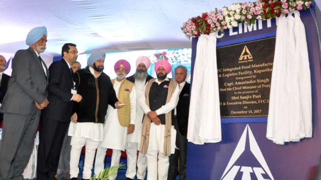 Punjab chief minister Captain Amarinder Singh inaugurating ITC’s new integrated food manufacturing and logistics facility at Kapurthala on Thursday.(HT Photo)