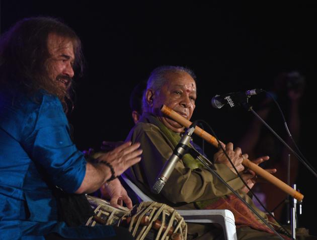 Pt Hariprasad Chaurasia (R) and Pt Vijay Ghate (L) perform during Sawai Gandharva Bhimsen Mahotsav at Ramanbaug school on Wednesday. (Pratham Gokhale/HT Photo) Pt Hariprasad Chaurasia (R) and Pt Vijay Ghate (L) perform during Sawai Gandharva Bhimsen Mahotsav at Ramanbaug school on Wednesday. (Pratham Gokhale/HT Photo)