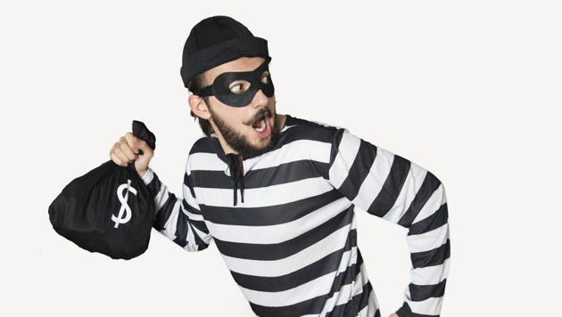 Burglar got caught whlie he is running. (Getty Images/iStockphoto) Burglar got caught whlie he is running. (Getty Images/iStockphoto)