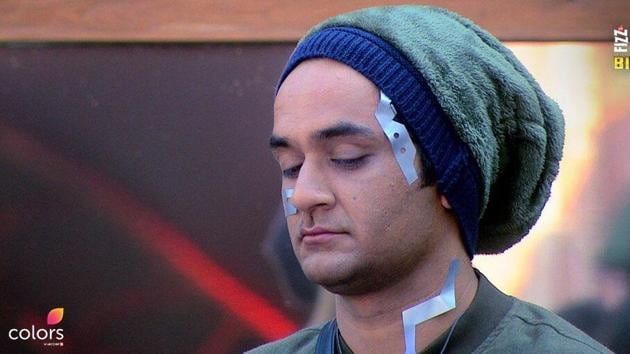 Hina Khan and Priyank Sharma lashed out at Vikas Gupta. Hina Khan and Priyank Sharma lashed out at Vikas Gupta.