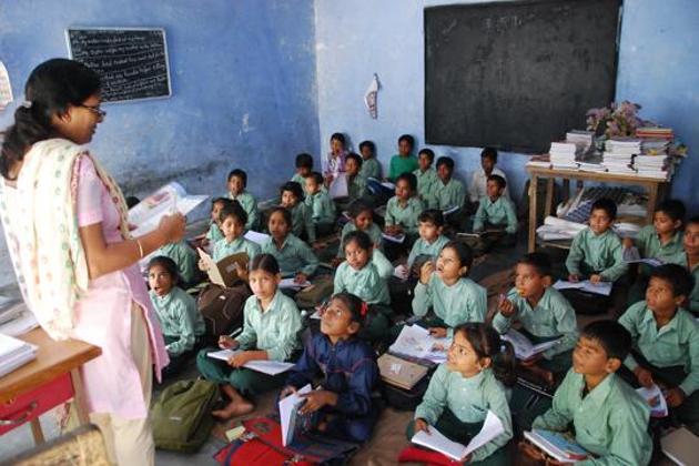 The fresh crisis has once again put focus on the shoddy state of affairs plaguing the education system in the mountain state where teachers have often refused to take up posting in the hill areas. (Vinay S Kumar/HT File)