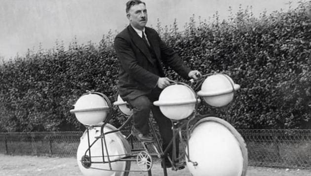 This amphibious bicycle functioned on land and water, presumably because bike paths never run through rivers. It turned out that no one wanted to pedal through the water, though. Plus this prototype, built in Paris in 1932, could only carry 120 pounds. Only the skinniest of the skinny could actually use it to cross land and sea. (Facebook.com/Museum of Failure) This amphibious bicycle functioned on land and water, presumably because bike paths never run through rivers. It turned out that no one wanted to pedal through the water, though. Plus this prototype, built in Paris in 1932, could only carry 120 pounds. Only the skinniest of the skinny could actually use it to cross land and sea. (Facebook.com/Museum of Failure)