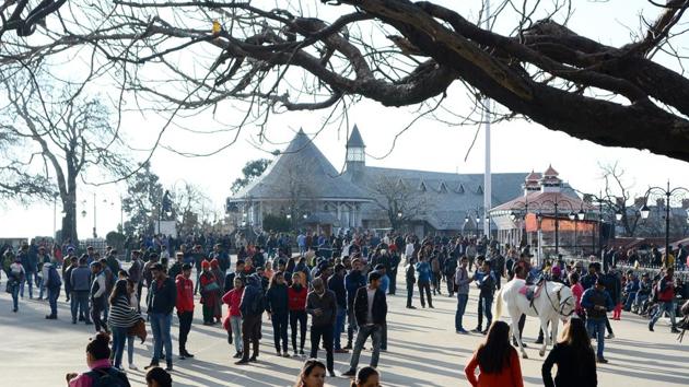 While the Met department had predicted snow in advance, hotels in Himachal Pradesh saw a rise in bookings. (HT Photo) While the Met department had predicted snow in advance, hotels in Himachal Pradesh saw a rise in bookings. (HT Photo)