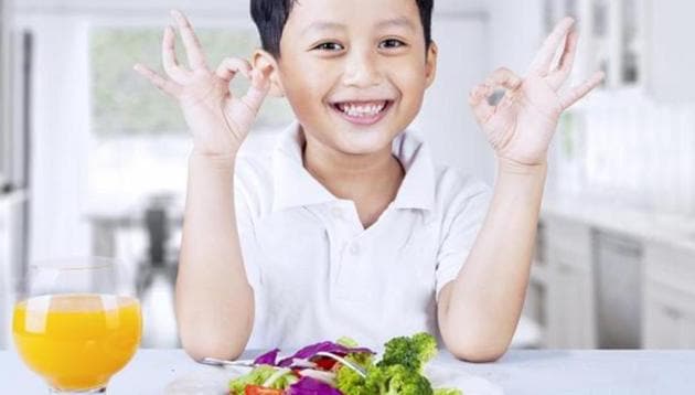 Eating well leads to fewer emotional problems and better relationships with other children.(Shutterstock)