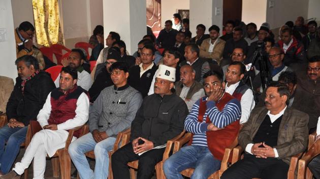 The agitators have reached the conclusion that they will now take to the streets to press for the demand of shifting the capital of Uttarakhand to Gairsain from present Dehradun. (HT PHOTO) The agitators have reached the conclusion that they will now take to the streets to press for the demand of shifting the capital of Uttarakhand to Gairsain from present Dehradun. (HT PHOTO)
