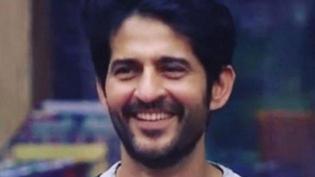 Actor Hiten Tejwani, who got evicted from Bigg Boss 11 this week, says he will miss his friends inside the house.