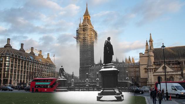 Parliament Square in 1938 and 2017 during Christmas time. While the 1938 photo shows the statue of Lord Beaconsfield in front of the Houses of Parliament and Big Ben, Parliament Square; bustling traffic has taken over this location in present day. (Chris J Ratcliffe /Getty Images) Parliament Square in 1938 and 2017 during Christmas time. While the 1938 photo shows the statue of Lord Beaconsfield in front of the Houses of Parliament and Big Ben, Parliament Square; bustling traffic has taken over this location in present day. (Chris J Ratcliffe /Getty Images)