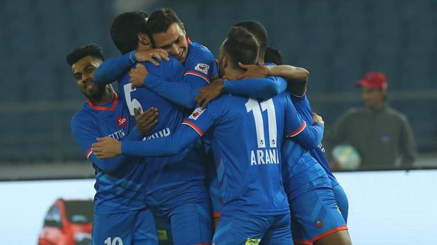 FC Goa players celebrate their fifth goal against Delhi Dynamos during their Indian Super League (ISL) match at the Jawaharlal Nehru Stadium, New Delhi, on Saturday. FC Goa continued their impressive run in the ISL 2017-18, trouncing Delhi Dynamos 5-1. (ISL / SPORTZPICS)