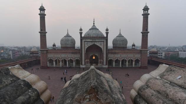 A view of the Jama Masjid in New Delhi on Wednesday. The iconic mosque stands in urgent need of repair, with parts of its external facade and internal structure crumbling, according to the custodians of the 361-year-old mosque in Old Delhi. (Sanchit Khanna / HT Photo) 