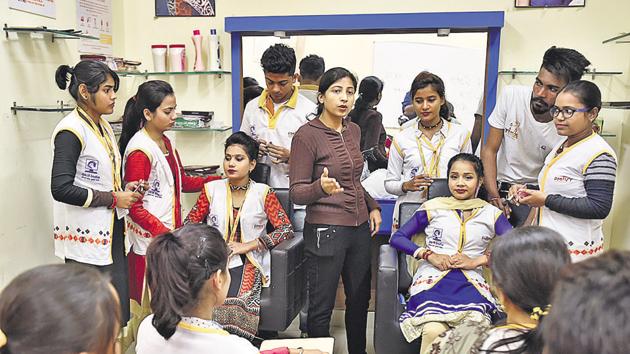 Students take part in a skill development training course at the New Usmanpur police station in New Delhi. (Raj K Raj/HT Photo) Students take part in a skill development training course at the New Usmanpur police station in New Delhi. (Raj K Raj/HT Photo)