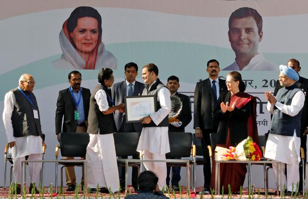 Rahul Gandhi (C), newly elected president of Congress, receives a certificate of election from Mullapally Ramachandra, the chairman of the party’s central election authority, as his mother and former president Sonia Gandhi and former Prime Minister Manmohan Singh (R) applaud during a ceremony at the party's headquarters in New Delhi on Saturday. (REUTERS) Rahul Gandhi (C), newly elected president of Congress, receives a certificate of election from Mullapally Ramachandra, the chairman of the party’s central election authority, as his mother and former president Sonia Gandhi and former Prime Minister Manmohan Singh (R) applaud during a ceremony at the party's headquarters in New Delhi on Saturday. (REUTERS)