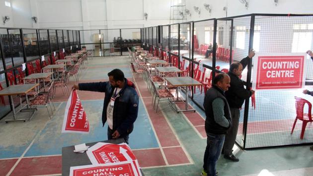 Vote counting centres being set up at Government College in Mandi in Himachal Pradesh on Saturday. (Birbal Sharma / HT Photo) Vote counting centres being set up at Government College in Mandi in Himachal Pradesh on Saturday. (Birbal Sharma / HT Photo)