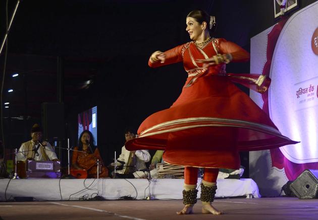 Prachi Shah performing the Kathak dance form on the fourth day of the 65th Sawai Gandharva Bhimsen Mahotsav at Ramanbag on Saturday. (Ravindra Joshi/HT PHOTO) Prachi Shah performing the Kathak dance form on the fourth day of the 65th Sawai Gandharva Bhimsen Mahotsav at Ramanbag on Saturday. (Ravindra Joshi/HT PHOTO)