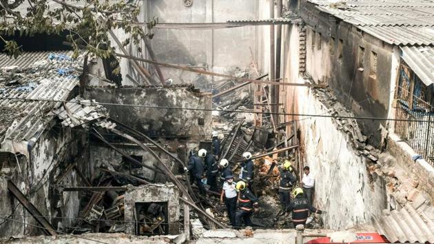 The shop, located in Makhariya Compound in Saki Naka, caught fire around 4.15am. Officials said the fire brigade received a call for help at 4.17am, after which three fire engines, four jumbo water tankers and an ambulance were rushed to the spot. (Satyabrata Tripathy / HT Photo) The shop, located in Makhariya Compound in Saki Naka, caught fire around 4.15am. Officials said the fire brigade received a call for help at 4.17am, after which three fire engines, four jumbo water tankers and an ambulance were rushed to the spot. (Satyabrata Tripathy / HT Photo)