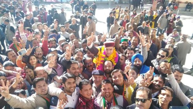 BJP candidate from Shimla Suresh Bharadwaj celebrating his victory in Shimla on Monday. (Deepak Sansta/HT)