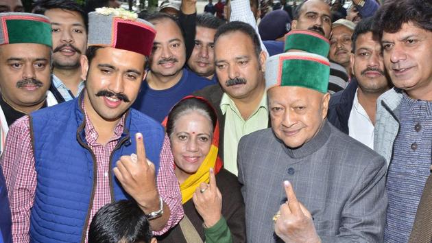 Virbhadra Singh crushed rivals within the state Congress unit to ensure a smooth ride for his son, Vikramaditya (right). (HT file photo) Virbhadra Singh crushed rivals within the state Congress unit to ensure a smooth ride for his son, Vikramaditya (right). (HT file photo)