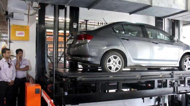 Hindustan Times visited multi-level parking lots across the city to find out problems of mismanagement and poor use. (HT FILE) Hindustan Times visited multi-level parking lots across the city to find out problems of mismanagement and poor use. (HT FILE)