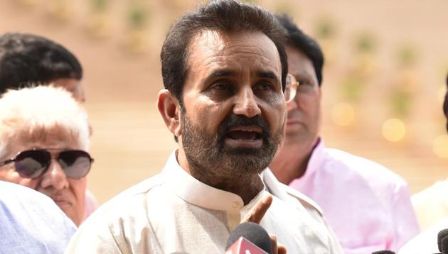 Gujarat Congress leader Shaktisinh Gohil lost the assembly electionfrom Mandvi in Kutch. (HT File Photo)