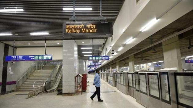 An inside look of Kalkaji Mandir underground station on Delhi Metro’s Magenta Line. The line is likely to shave off 45 minutes travel time between Noida and south Delhi.(Ajay Aggarwal/HT Photo)