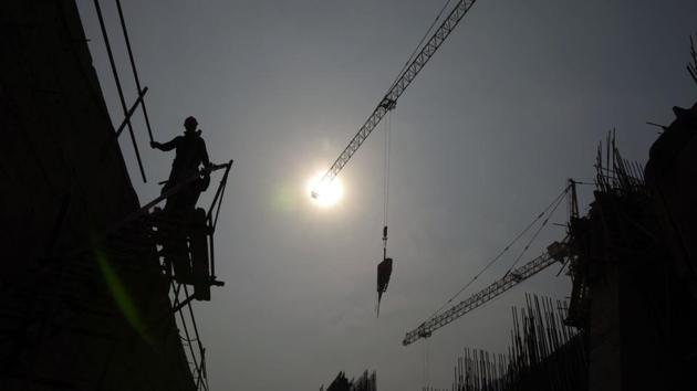 Labourers are engaged day and night for the project’s completion. Once finished, the dam is expected to churn out 969 MW of electricity by mid-2018. On the Indian side, the Kishanganga power station is also in its final phase, but has delayed its late 2017 completion date, according to an official, in part because of ongoing unrest in the Kashmir valley. (Sajjad Qayyum / AFP)
