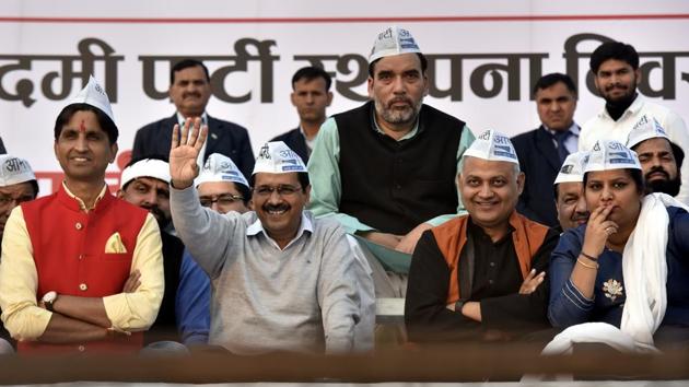 AAP chief Arvind Kejriwal with other leaders, Kumar Vishwas, Gopal Rai, Somnath Bharti and Rakhi Birla, during the party’s national conference in New Delhi in November.(Sonu Mehta/HT PHOTO)