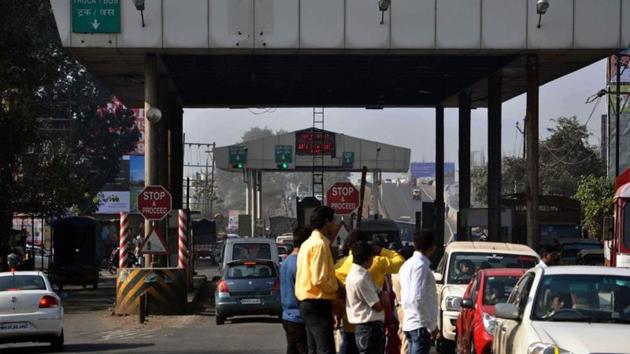 The suspects have been booked under IPC 353, 509, 323, 504, 506 and 34 after a complaint was lodged against them by deputy superintendent Kanchan Jadhav. (HT FILE PHOTO) The suspects have been booked under IPC 353, 509, 323, 504, 506 and 34 after a complaint was lodged against them by deputy superintendent Kanchan Jadhav. (HT FILE PHOTO)