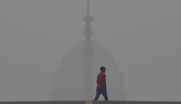Wednesday’s Air Quality Index (AQI) clocked 359, which falls under ‘very poor’ category — a huge shift from 300 on Tuesday. On Monday, it recorded 234, while on Sunday, it was ‘moderate’ at 197.(Burhaan Kinu/HT PHOTO) Wednesday’s Air Quality Index (AQI) clocked 359, which falls under ‘very poor’ category — a huge shift from 300 on Tuesday. On Monday, it recorded 234, while on Sunday, it was ‘moderate’ at 197.(Burhaan Kinu/HT PHOTO)