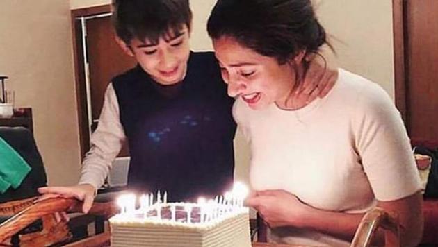 Mahira Khan celebrated her birthday with her Azlaan.(Instagram)