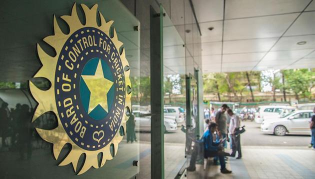 BCCI has decided to retire Anti Corruption Unit’s Neeraj Kumar and anti-doping unit’s Dr Vece Paes. But the retirement policy is not being implemented uniformly across all positions.(REUTERS)