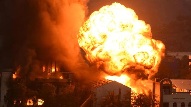 A major fire broke out at the Turbhe MIDC industrial area in Navi Mumbai on Sunday. (Bachchan Kumar / HT Photo)