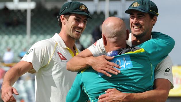 Australian cricket team member Pat Cummins (L) believes Mitchell Starc must be taken care of and protected from long-term injuries.(AFP)