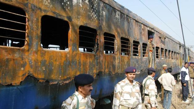 More than 60 people, including 42 Pakistani passengers, were killed in the 2007 blast case in which several Hindu extremists, inlcuding Swami Aseemanand are facing trial. (HT File Photo) More than 60 people, including 42 Pakistani passengers, were killed in the 2007 blast case in which several Hindu extremists, inlcuding Swami Aseemanand are facing trial. (HT File Photo)