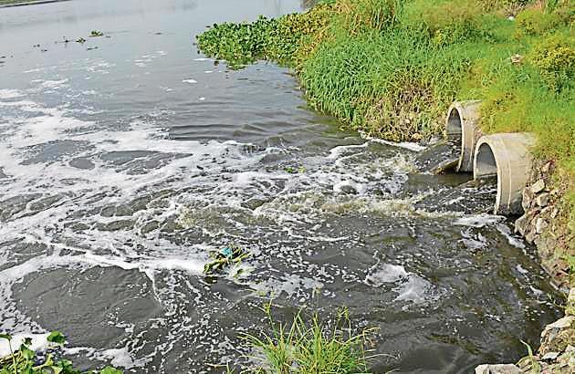 MPCB report published in February 2017 states that Pune region has maximum number of polluted river stretches.(HT File Photo)