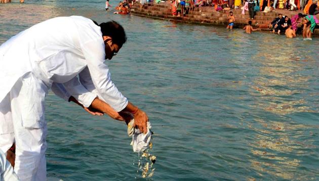 Union minister Satya Pal Singh had said immersion of dead people’s ashes into the Ganga by Hindus adds to the river pollution. (HT File) Union minister Satya Pal Singh had said immersion of dead people’s ashes into the Ganga by Hindus adds to the river pollution. (HT File)