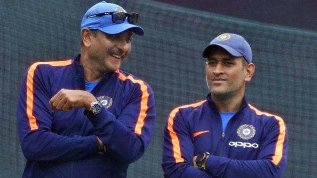 Ravi Shastri backed MS Dhoni to play for the Indian cricket team in the 2019 ICC World Cup.(AP)