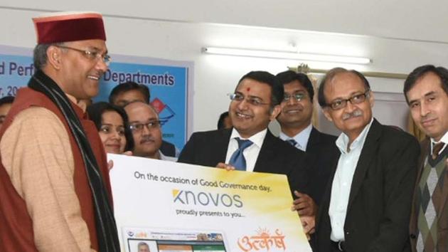 Chief minister Trivendra Singh Rawat launches the CM e-Dashboard at the secretariat in Dehradun on Monday. (HT Photo) Chief minister Trivendra Singh Rawat launches the CM e-Dashboard at the secretariat in Dehradun on Monday. (HT Photo)