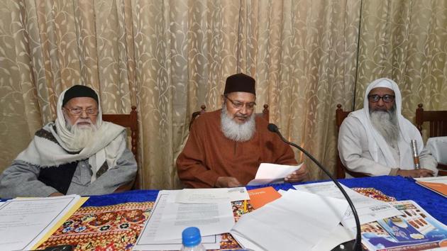 AIMPLB officials during a meeting issue ‘triple Talaq’ in Lucknow.(PTI FILE)