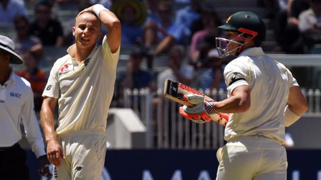 England pacemen Tom Curran (L) had Australia opener David Warner (R) out on 99 only to realise that it was a no ball. (AFP) England pacemen Tom Curran (L) had Australia opener David Warner (R) out on 99 only to realise that it was a no ball. (AFP)
