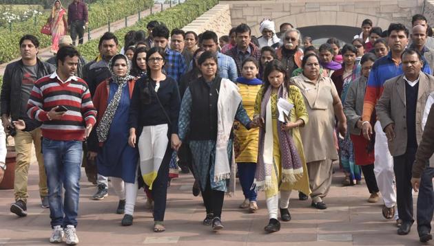 DCW chief Swati Maliwal with the panel’s Narela volunteer, who was allegedly attacked by bootleggers, after she was discharged from hospital earlier this month. (Sonu Mehta/HT PHOTO) DCW chief Swati Maliwal with the panel’s Narela volunteer, who was allegedly attacked by bootleggers, after she was discharged from hospital earlier this month. (Sonu Mehta/HT PHOTO)