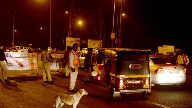 More officers are likely to be deployed in the periphery of bars and pubs. (HT File Photo) More officers are likely to be deployed in the periphery of bars and pubs. (HT File Photo)