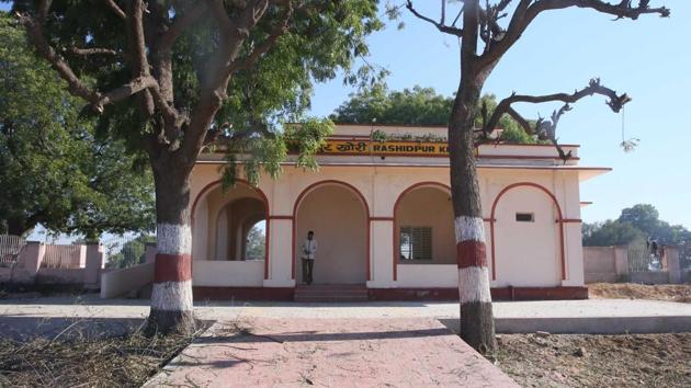 Railways stopped operations at the British-era station in May 2005 as it was deemed commercially unviable. In 1929, it was part of the princely state of Jaipur and is nearly 90 years old now. 25,000 residents of three villages -- Palthana, Rashidpura and Khori -- kept appealing to railway authorities to continue services in some manner. (Himanshu Vyas / HT Photo)