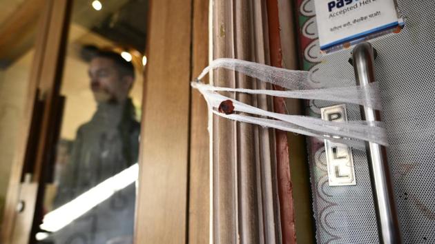 A restaurant sealed by South Delhi Municipal Corporation in Defence Colony on December 22.(Sanchit Khanna/HT Photo)