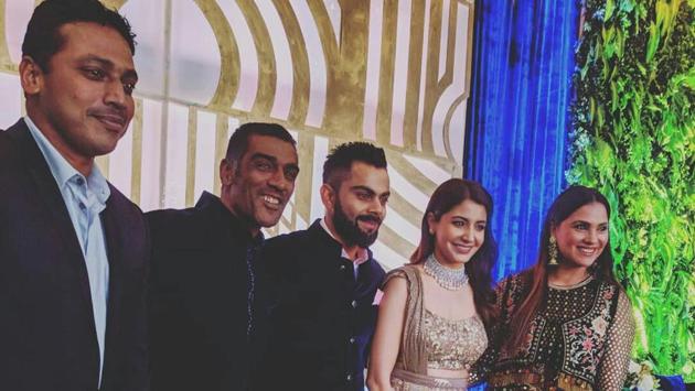Former tennis star Mahash Bhupathi and wife Lara Dutta were also present. (Twitter / Anushka Sharma FC) 