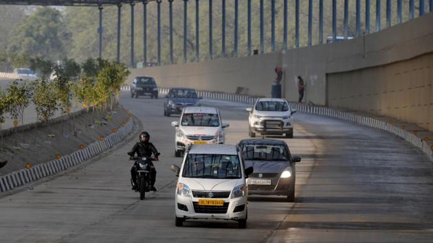 The traffic police opened one side of the underpass—from Maharana Pratap Chowk to Huda City Centre—due to road construction near Crowne Plaza. (Parveen Kumar/HT Photo) The traffic police opened one side of the underpass—from Maharana Pratap Chowk to Huda City Centre—due to road construction near Crowne Plaza. (Parveen Kumar/HT Photo)