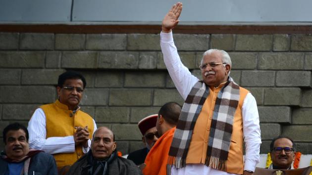 Haryana chief minister Manohar Lal Khattar waving to the massive crowd gathered at The Ridge in Shimla on Wednesday. (Deepak Sansta/HT) Haryana chief minister Manohar Lal Khattar waving to the massive crowd gathered at The Ridge in Shimla on Wednesday. (Deepak Sansta/HT)