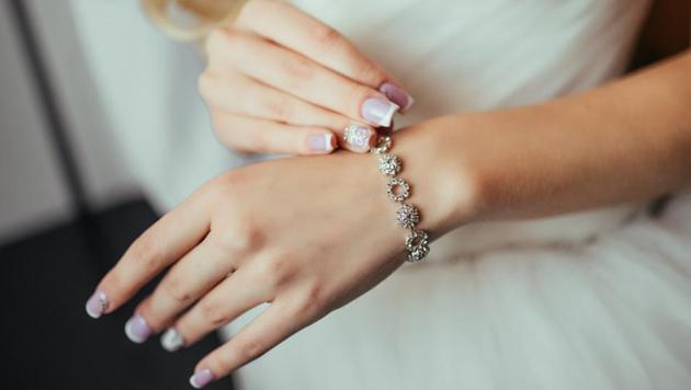 Make this New Year’s Eve extraordinary and memorable by adding sparkle and shine to your outfit with the right jewellery.(Getty Images/iStockphoto)