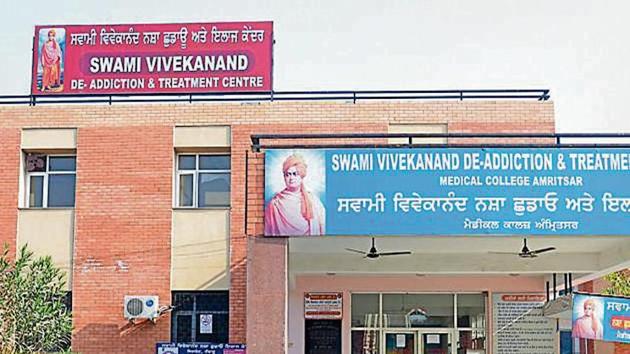 In absence of Buphrenorphine pills, patients prefer to visit private de-addiction centres where they are easily available. (HT Photo) In absence of Buphrenorphine pills, patients prefer to visit private de-addiction centres where they are easily available. (HT Photo)