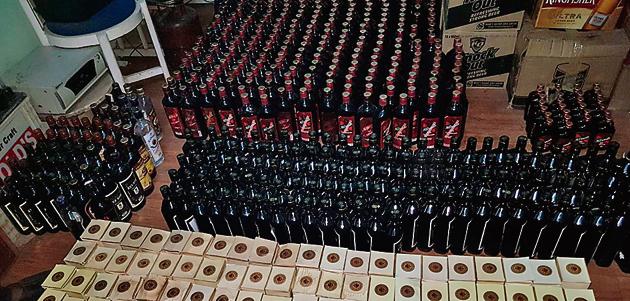 The state excise department, on Thursday, arrested one person from Ghorpadi in connection with smuggling foreign liquor and seized liquor estimated to be worth Rs.3.57 lakh.(HT Photo)