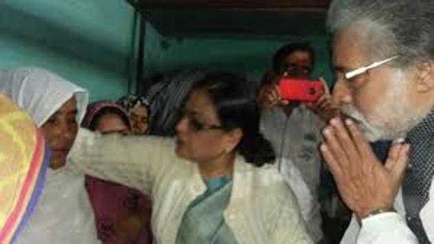 Trinamool Congress MPs Kakoli Ghosh Dastidar and Sudip Bandyopadhyay consoling the wife of Afrajul Khan at her residence in Malda. (HT Photo) Trinamool Congress MPs Kakoli Ghosh Dastidar and Sudip Bandyopadhyay consoling the wife of Afrajul Khan at her residence in Malda. (HT Photo)